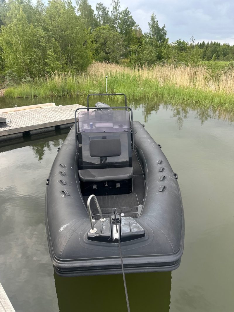 Brig Navigator 700 + Evinrude G2 225 -20 - Image 3