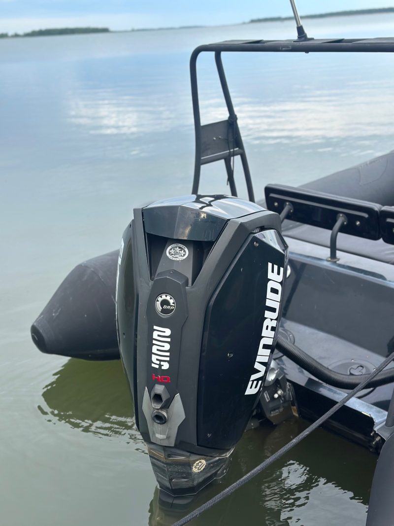 Brig Navigator 700 + Evinrude G2 225 -20 - Image 5