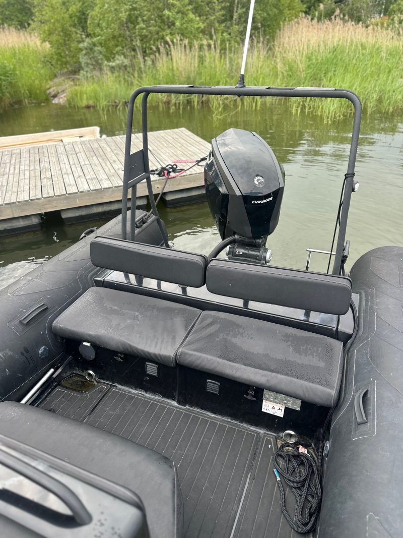 Brig Navigator 700 + Evinrude G2 225 -20 - Image 7