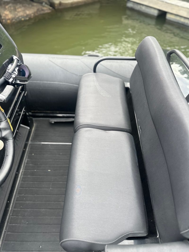 Brig Navigator 700 + Evinrude G2 225 -20 - Image 8